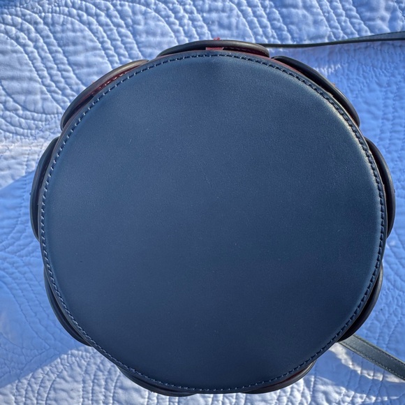 Kate Spade New York Dottie Small Bucket Bag With Crossbody Strap - Picture 7 of 15